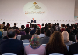 بالصور .. السيسى يقوم بزيارة مفاجئة لطلبة البرنامج الرئاسى لتأهيل الشباب على القيادة