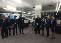 بالصور .. “مصر للطيران” تتسلم الطائرة الثانية من صفقة بوينج