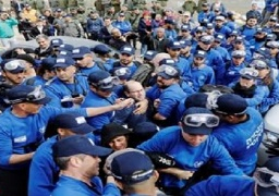 إسرائيل تجلي مستوطنين من منازل أقيمت على أرض فلسطينية خاصة