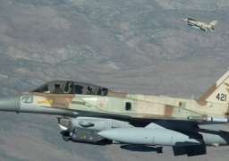 إسرائيل تقصف أهدافاً لحزب الله بين سوريا ولبنان