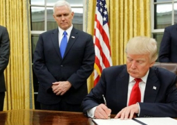 القضاء الأمريكى يعلق مؤقتاً قرار ترامب بحظر دخول المسلمين