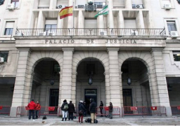 القضاء الاسباني يسمح لموظفة مطار بارتداء الحجاب