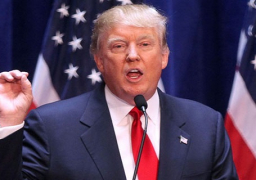 ترامب يوقع مرسومين لتعديل قواعد الاستثمارات المالية