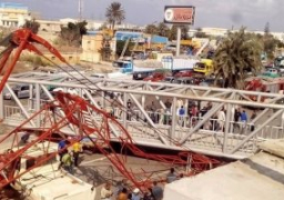 تحويلات مرورية بسبب سقوط كوبرى مشاة بطريق الإسكندرية الصحراوى