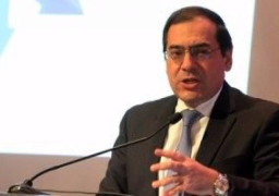 الملا: تعميق استخدام الطاقة النظيفة لحماية الموارد البترولية