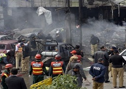 مقتل 5وإصابة 15 شخصا فى 3 انفجارات بمنطقة “تشارسادا” الباكستانية