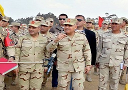 وزير الدفاع يشهد بياناً عمليا لطلبة الكلية الحربية