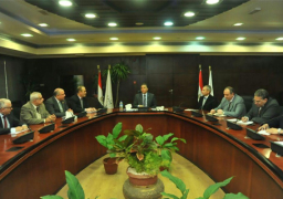 بالصور..وزير النقل يطالب بمعالجة مشاكل التكدس بالمترو وتحديث دراسات مد خط شبرا حتى قليوب