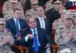 السيسى لـ”أهالى الشهداء”: أولادكم أشرف أولاد ورفعوا راية الحق”