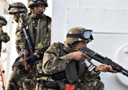 الجيش الجزائري يضبط عنصرين داعمين للجماعات الارهابية ويدمر4 مخابىء