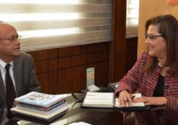 السعيد تبحث تخفيف آثار الإصلاح على محدودى الدخل