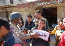 بالصور.. القوات المسلحة توزع آلاف الحصص الغذائية لأهالى العريش و زويد ورفح