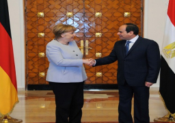 المستشارة الألمانية أنجيلا ميركل تغادر القاهرة