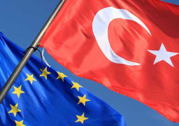 تركيا : الاتحاد الأوروبي يمارس ديمقراطية انتقائية