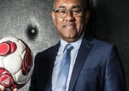 رئيس الاتحاد الإفريقي الجديد لكرة القدم يصل القاهرة