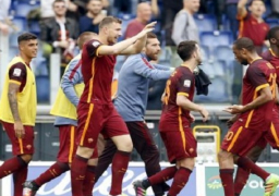 روما يسعى لمصالحة جماهيره على حساب نابولي في الدوري