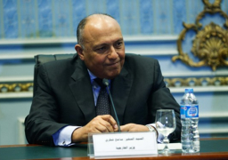 سامح شكرى يدعو لدعم جهود “ديمستورا” للتوصل إلى حل سياسى للأزمة السورية