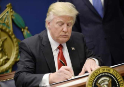 قاض في هاواي يمدد تعليق العمل بمرسوم الهجرة الأمريكي