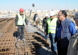 وزير الإسكان يتفقد نفق شارع التسعين بالقاهرة الجديدة