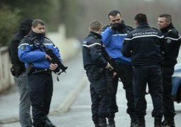 إعتقال شخصين في فرنسا يشتبه بتخطيطهما هجوم إرهابي