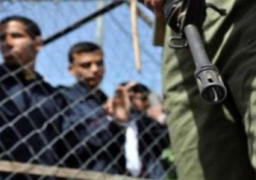 الأسرى الفلسطينيون يضربون عن الطعام في السجون الإسرائيلية