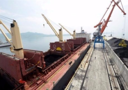 الصين تعيد سفنا محملة بفحم كوري شمالي في إطار الضغوط على الدولة المعزولة