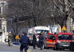 العثور على بندقية وأسلحة بيضاء في سيارة مهاجم الشرطة بالشانزليزيه