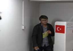 المعارضة التركية تقرر الطعن على نتيجة الاستفتاء