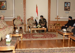 بالصور.. وزير الدفاع يعزي البابا ويوجه بترميم كنيستي طنطا والأسكندرية