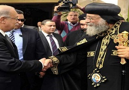 شريف اسماعيل يهنئ البابا تواضروس والأقباط بعيد القيامة