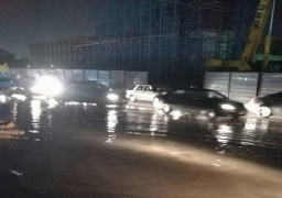 كثافات مرورية بمحور النصر بسبب كسر ماسورة مياه