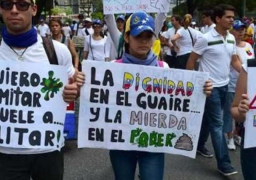 مسيرة صامتة في فنزويلا احتجاجًا على مقتل متظاهرين
