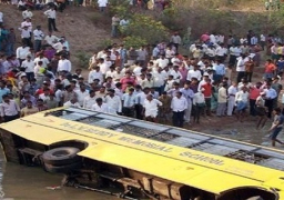 مقتل وإصابة 56 شخصا إثر سقوط حافلة ركاب في نهر بالهند