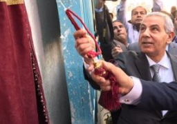 وزير الصناعة يفتتح “صنع فى بورسعيد” ويتفقد مجمع الصناعات