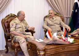 بالصور … الفريق محمود حجازى رئيس أركان حرب القوات المسلحة يشارك فى إحتفال الجيش الوطنى الليبى بالذكرى الثالثة لإنطلاق عملية الكرامة