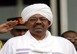 أعضاء حكومة الوفاق الوطني بالسودان يؤدون القسم أمام البشير