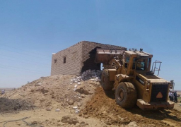 بالصور.. إزالة التعديات على افدنة فى كل من برج العرب الجديدة وأخميم