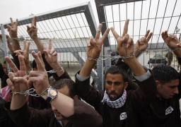 في يومه الـ24..إضراب الأسرى الفلسطينيين يهدد حياتهم