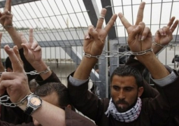 إغماءات بين صفوف الأسرى الفلسطينيين المضربين في سجن “نفحة” الإسرائيلي