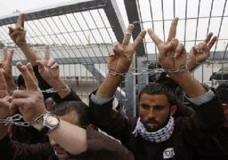 الأسرى الفلسطينيون يواصلون إضرابهم عن الطعام لليوم الـ38