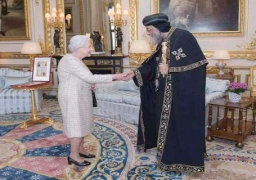 البابا تواضروس: لقائي بالملكة إليزابيث والرئيس بوتين اتسم بالمودة