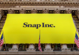 انهيار أسهم “سناب تشات” مع تراجع نمو عدد مستخدميه
