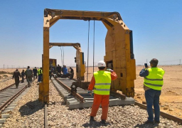 بالصور..خطة عاجلة لتجديد خطوط السكك الحديدية
