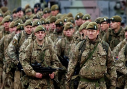 بريطانيا تنشر قوات الجيش لتأمين الشوارع .. وترفع مستوى التهديد من حاد إلى حرج