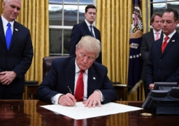 ترامب يؤجل قرار نقل السفارة الأمريكية إلى القدس