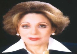 سمير صبرى ولبنى عبد العزيز يتوجهان إلى تونس