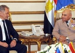 صدقى صبحى يبحث مع نظيره الروسي أوجه العلاقات الإستراتيجية