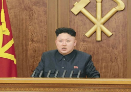زعيم كوريا الشمالية يأمر بإنتاج مزيد من محركات الصواريخ والرؤوس الحربية
