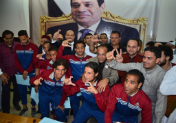 بالصور.. 2 مليون جنيه وعمرة مكافأة لفريق الرجاء لتأهله للدوري العام