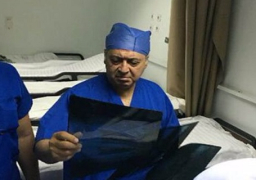 وزير الصحة يجرى عمليات جراحية لمصابى حادث المنيا الإرهابى